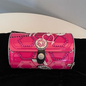 Little Earth Fore! License plate collector handbag with Swarovski crystal